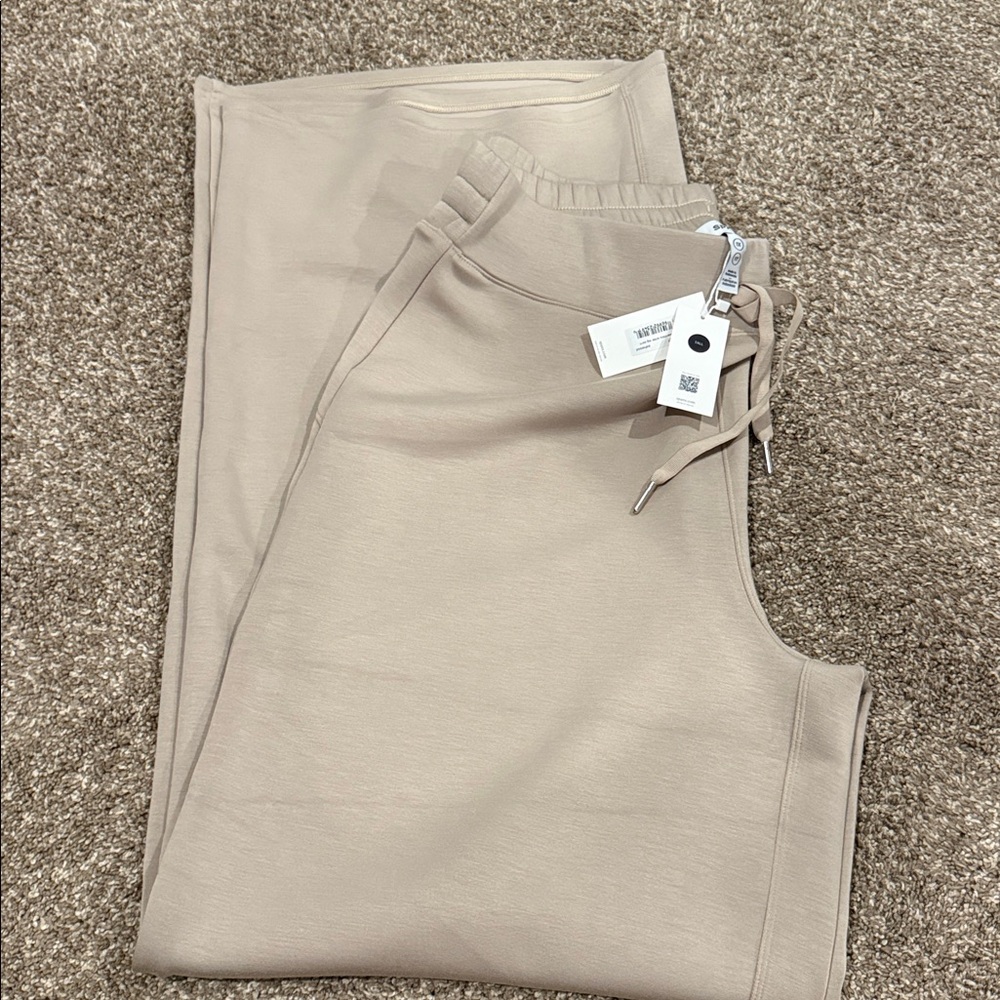 NWT! TALL Spanx AirEssentials Wide Leg Pants TALL